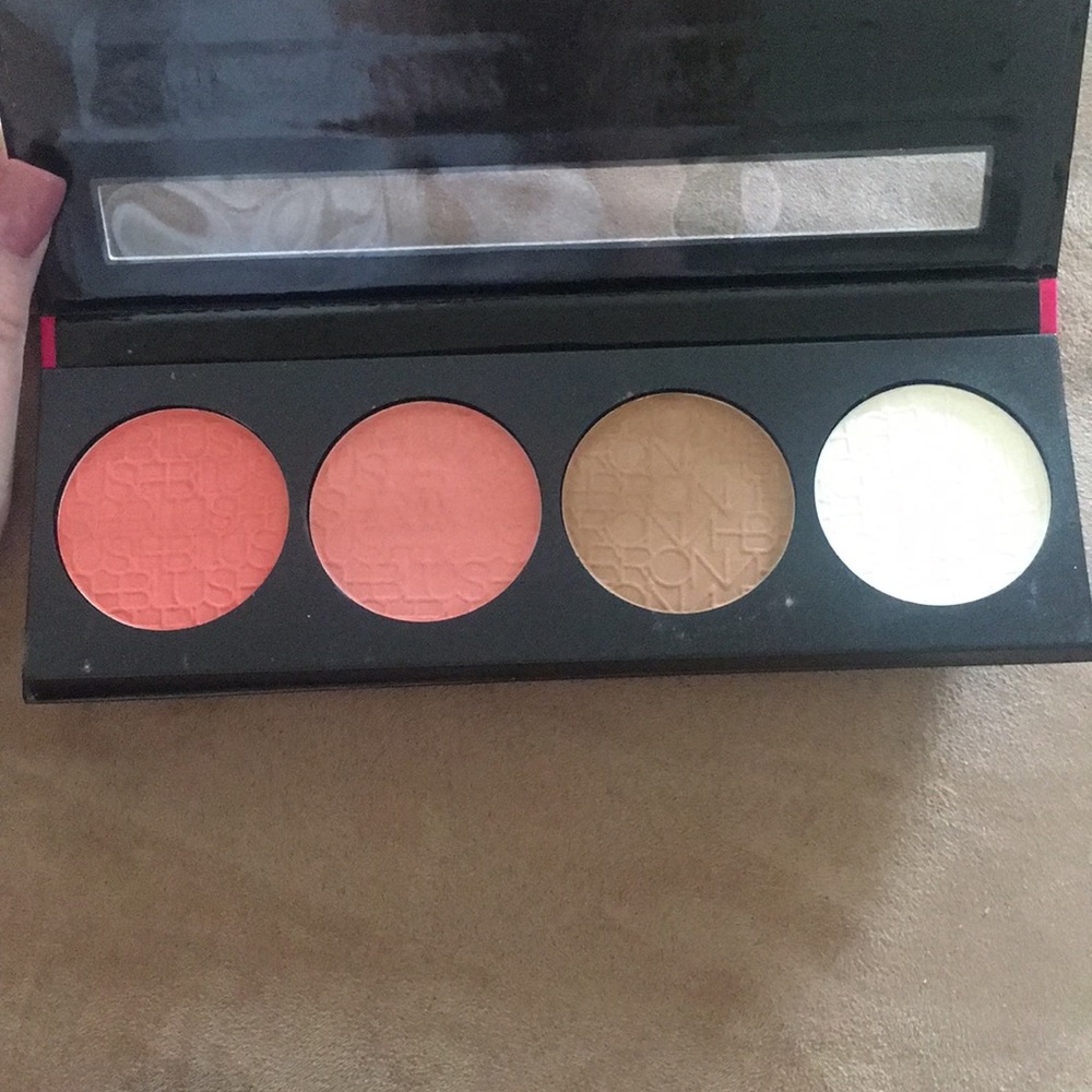 Make up - Picture 2 of 2
